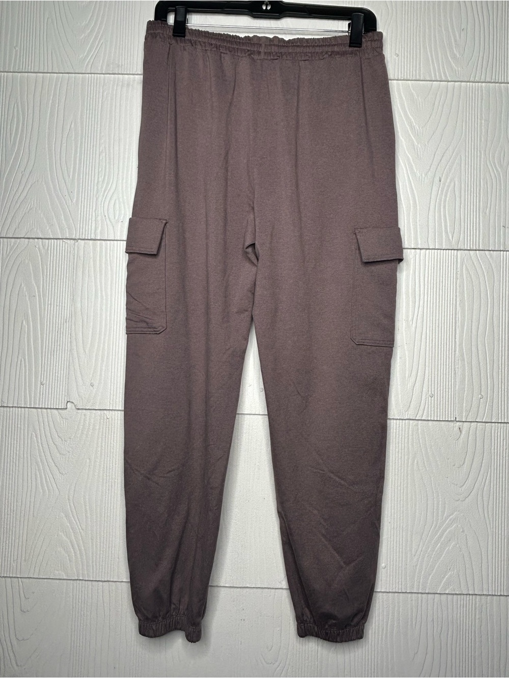 Vuori Women's Cargo Joggers in Mauve